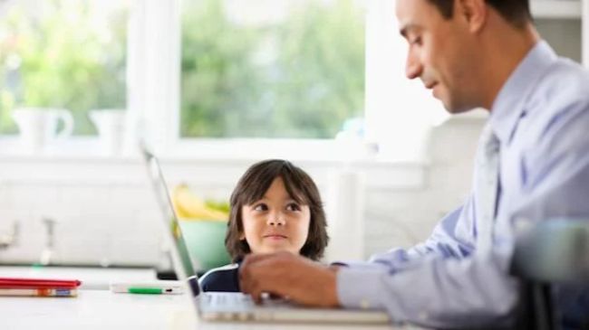 parent-son-work-83405368-small-1